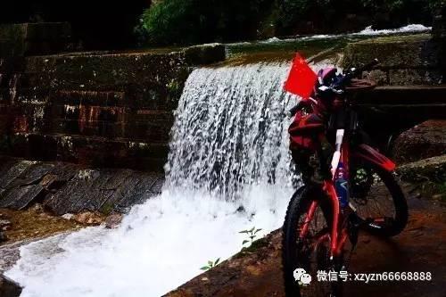 玉泉环卫以动制“冻” 全力清积雪保畅通
