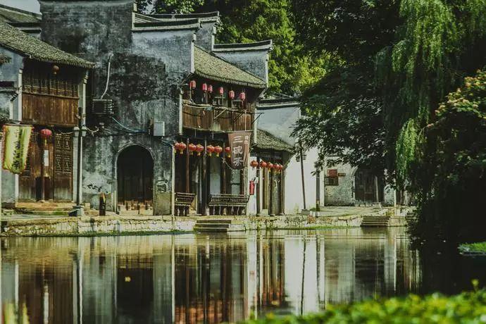 我国为何花费3000万美金买艘废船？看笑话的西方列强现在懊悔不已